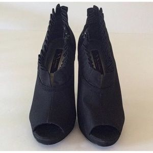 NINA RUCHED SATIN OPEN TOE FASHION PLATFORM BOOTIES SHOES HEELS 7.5